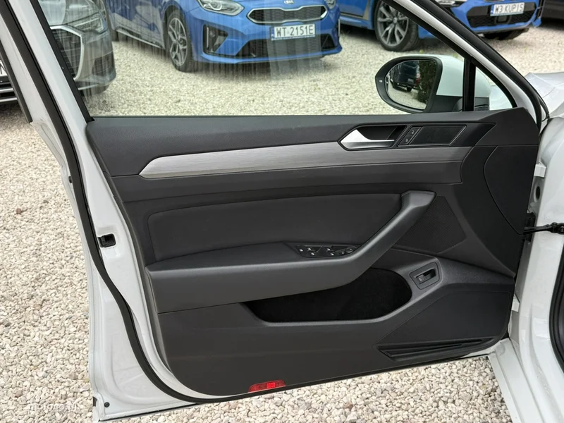 Volkswagen Passat B8 12