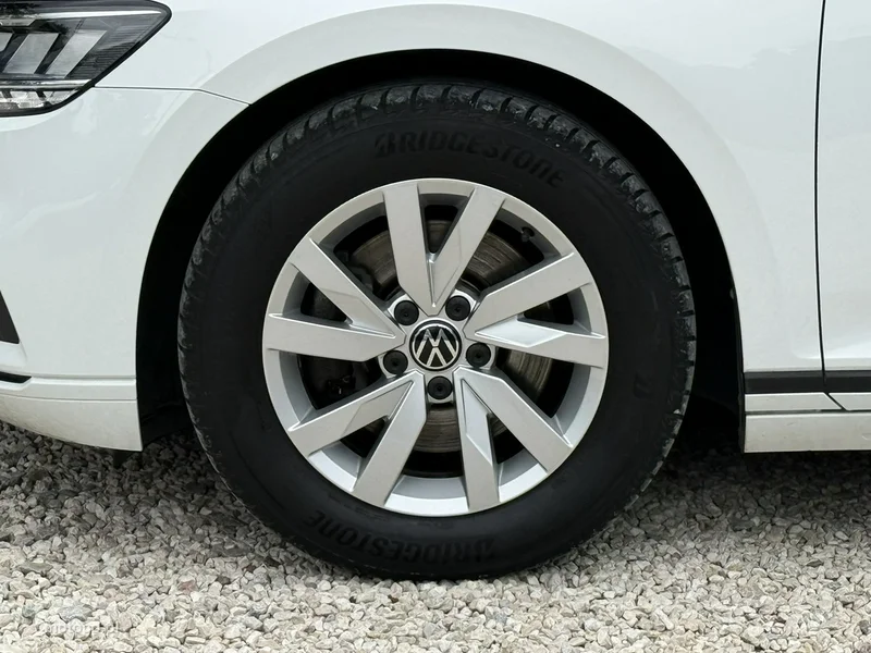Volkswagen Passat B8 9