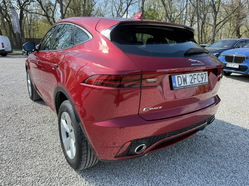 Jaguar E-Pace 13