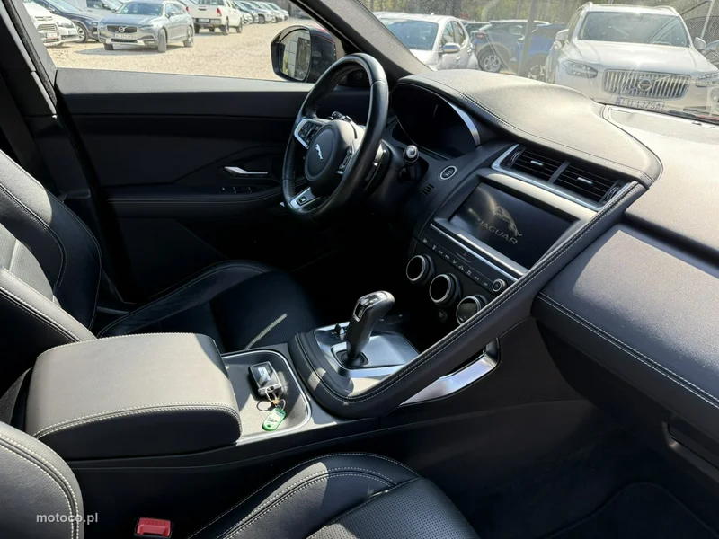 Jaguar E-Pace 3