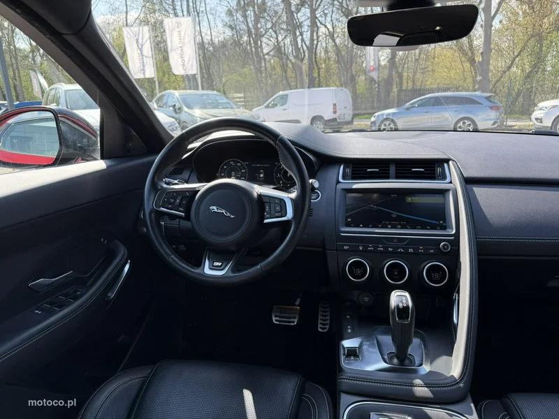 Jaguar E-Pace 22