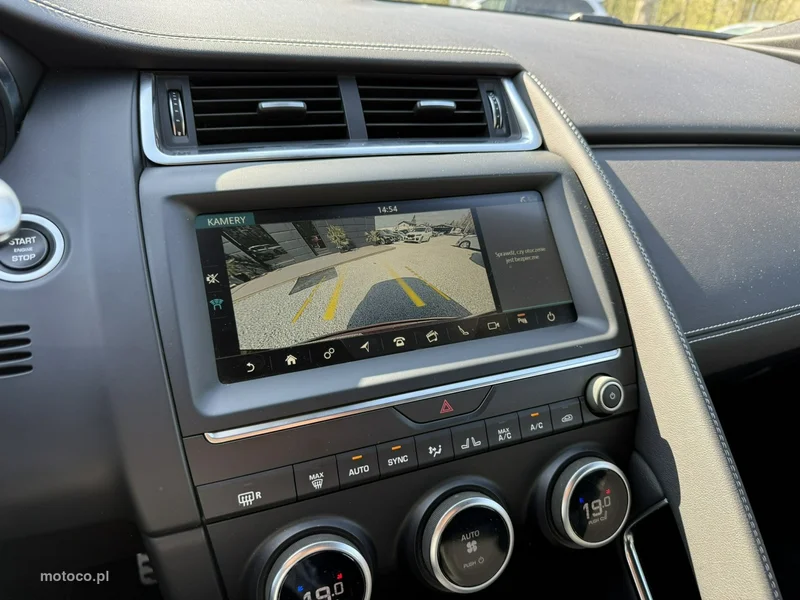 Jaguar E-Pace 24