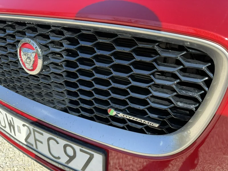 Jaguar E-Pace 27