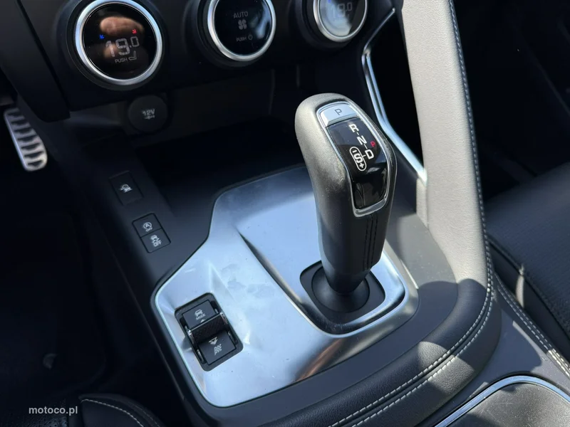 Jaguar E-Pace 8