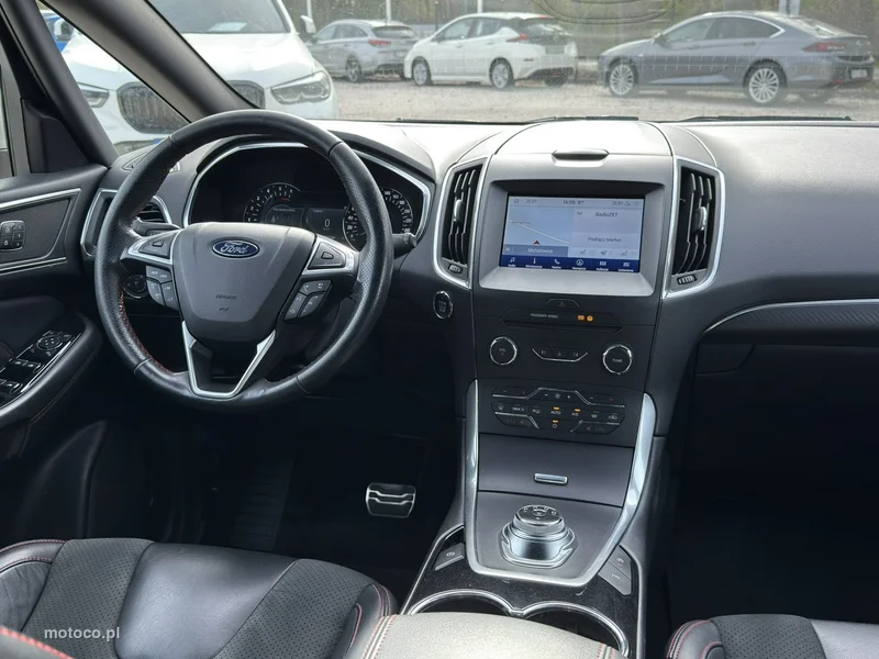 Ford S-Max II 14