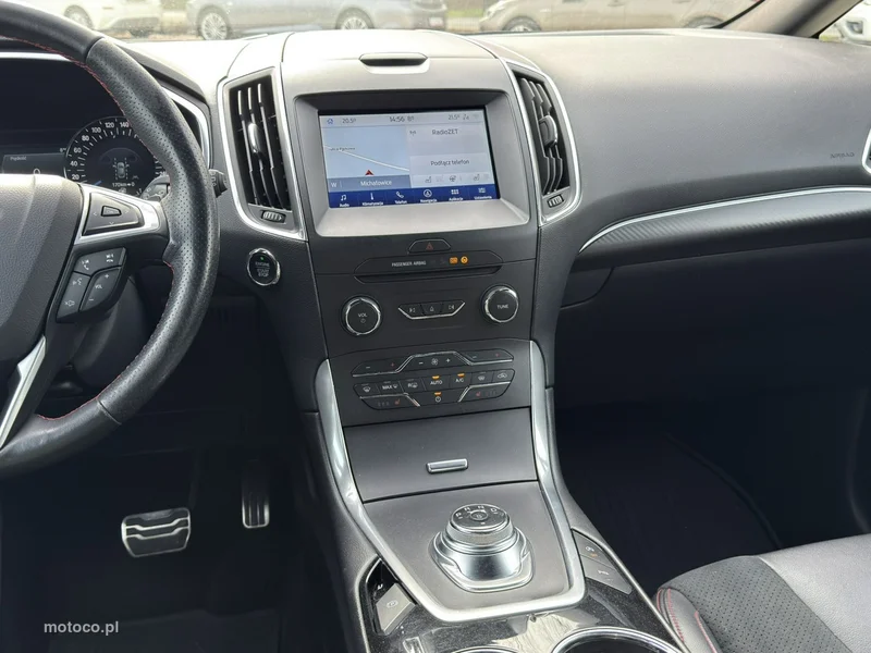 Ford S-Max II 16