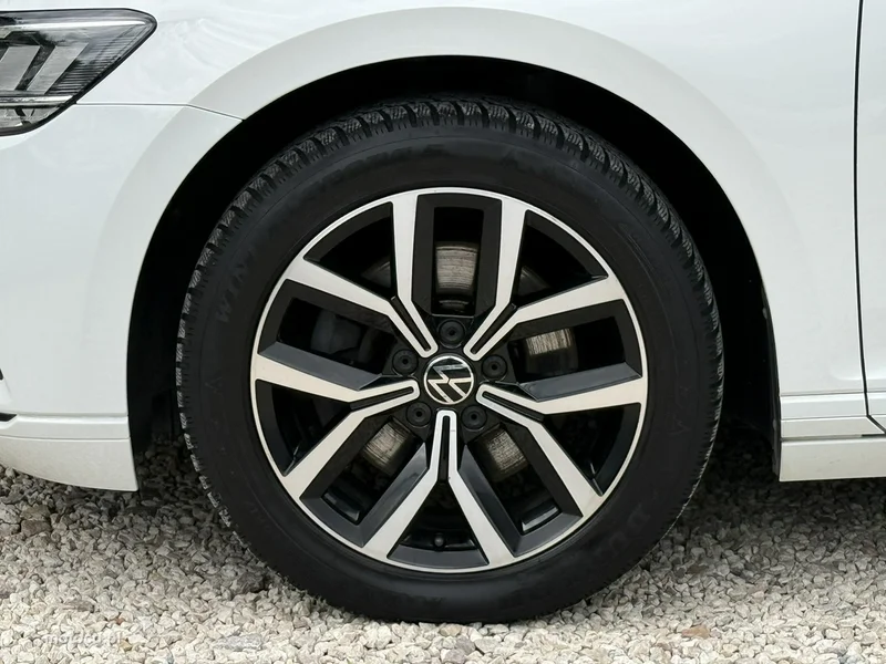 Volkswagen Passat B8 9