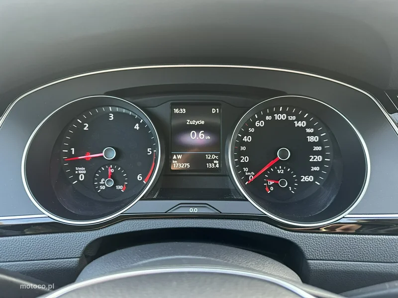 Volkswagen Passat B8 36