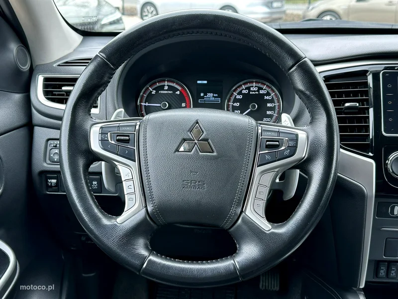 Mitsubishi L200 24