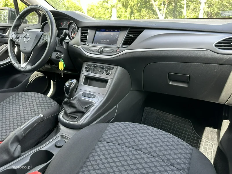 Opel Astra K 19