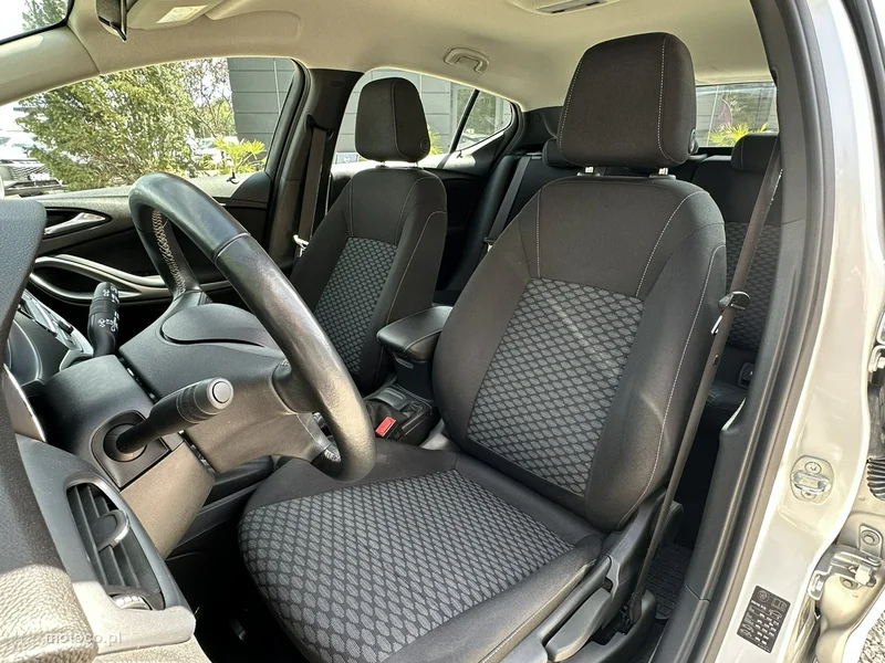 Opel Astra K 10