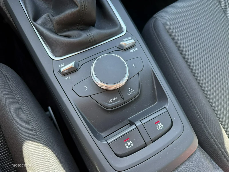 Audi Q2 11