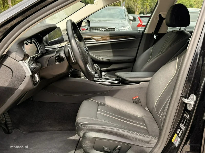 BMW Seria 5 G30 530 11