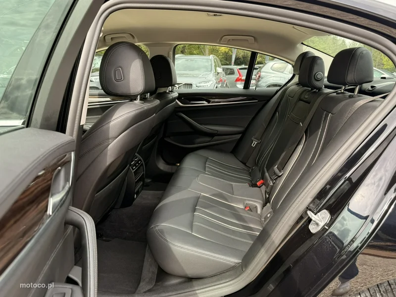 BMW Seria 5 G30 530 14
