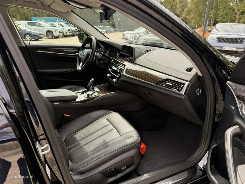BMW Seria 5 G30 530 17