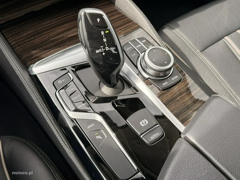 BMW Seria 5 G30 530 26