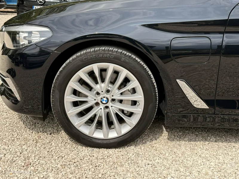 BMW Seria 5 G30 530 8