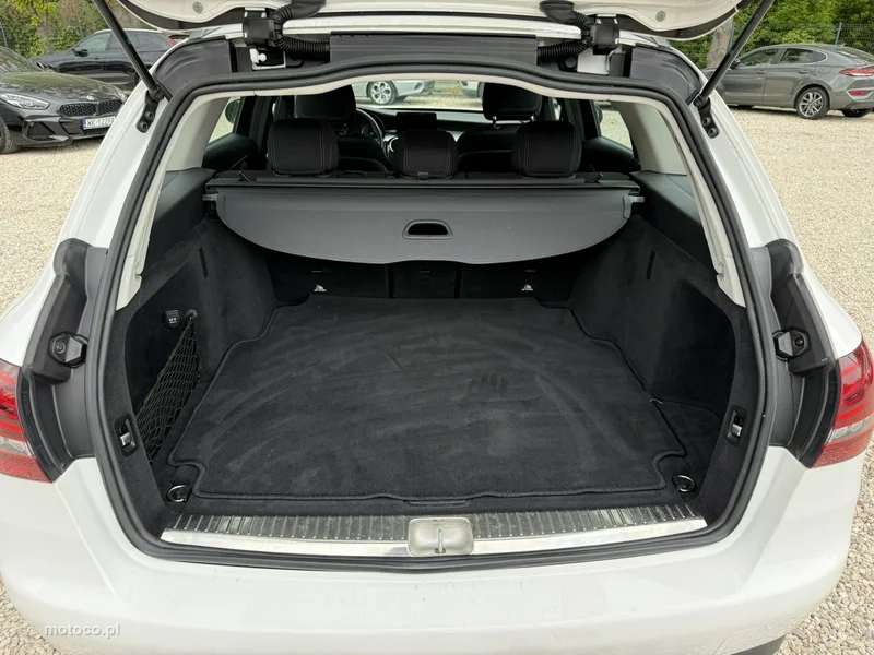 Mercedes-Benz Klasa C W205 C 220 12