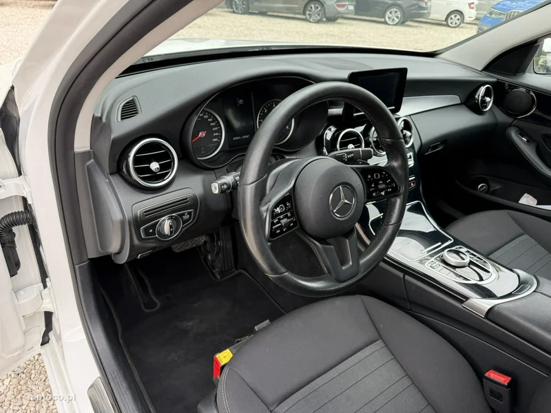Mercedes-Benz Klasa C W205 C 220 13