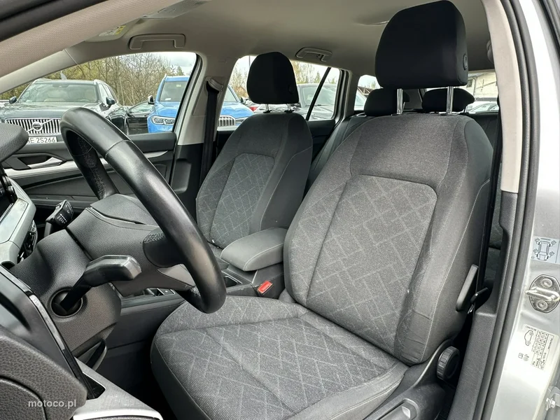 Volkswagen Golf VIII 12