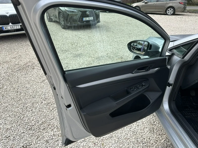 Volkswagen Golf VIII 14