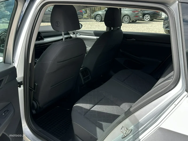 Volkswagen Golf VIII 15