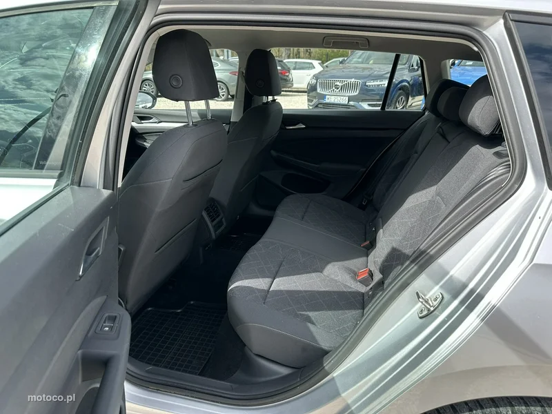 Volkswagen Golf VIII 16