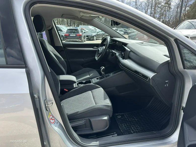 Volkswagen Golf VIII 18