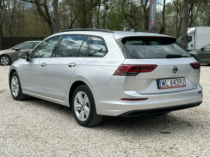 Volkswagen Golf VIII 5