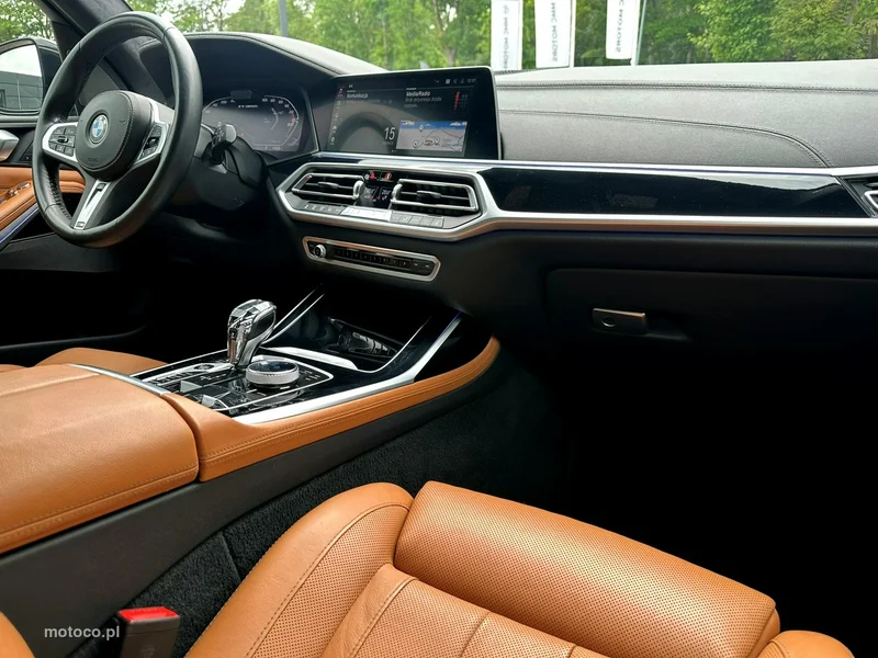 BMW X7 G07 28