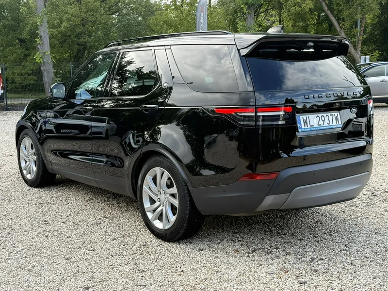 Land Rover Discovery 5