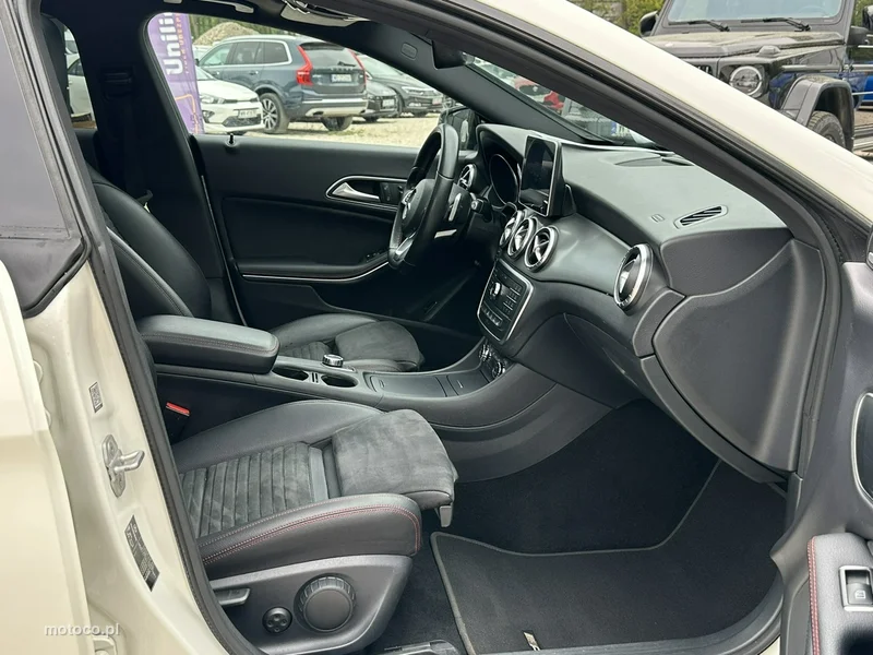 Mercedes-Benz CLA C117 CLA 250 22