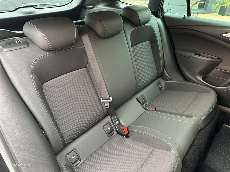 Opel Astra K 19