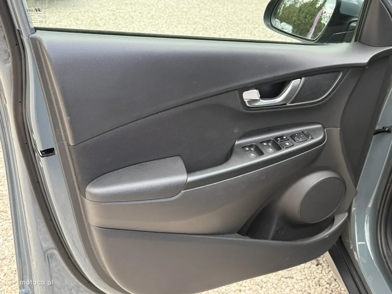 Hyundai KONA 12