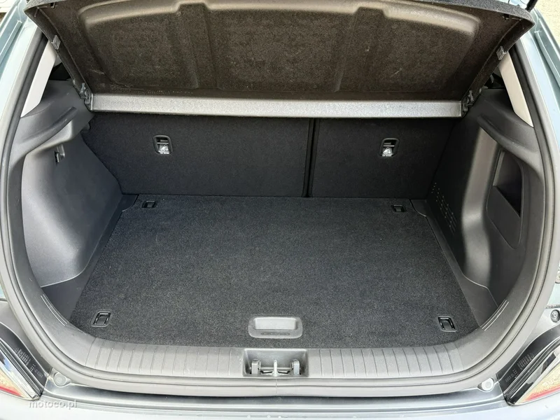 Hyundai KONA 16