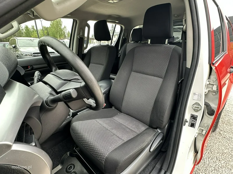 Toyota Hilux AN120 13