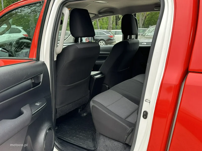 Toyota Hilux AN120 16