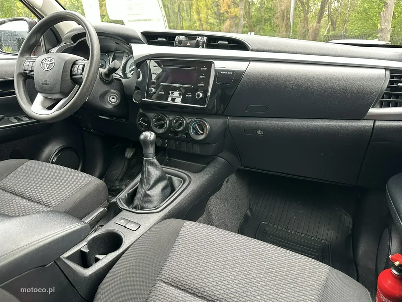 Toyota Hilux AN120 23