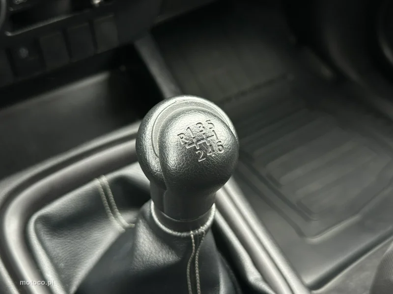Toyota Hilux AN120 27