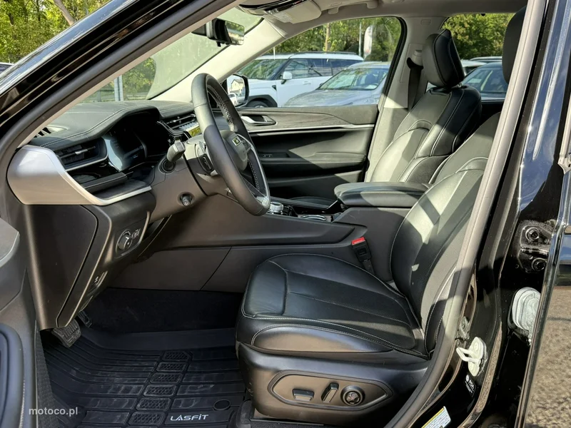 Jeep Grand Cherokee 11