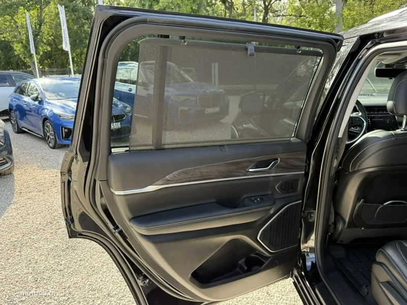 Jeep Grand Cherokee 18