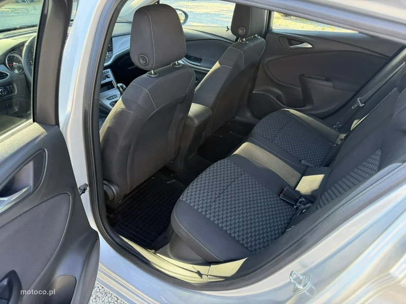 Opel Astra K 10