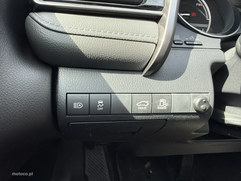 Toyota Camry XV70 15