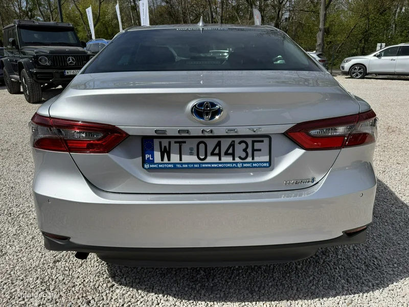 Toyota Camry XV70 18