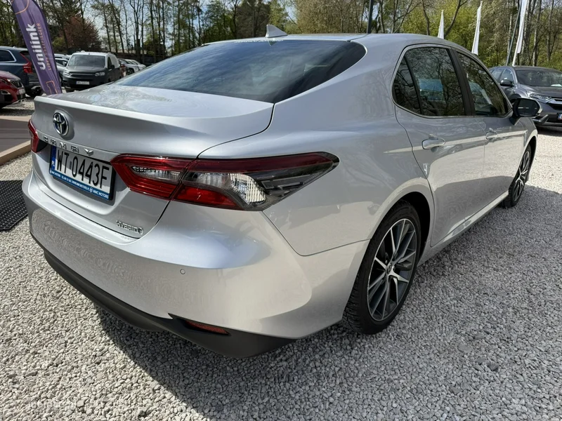Toyota Camry XV70 21