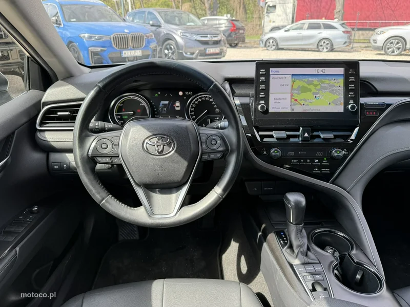 Toyota Camry XV70 25