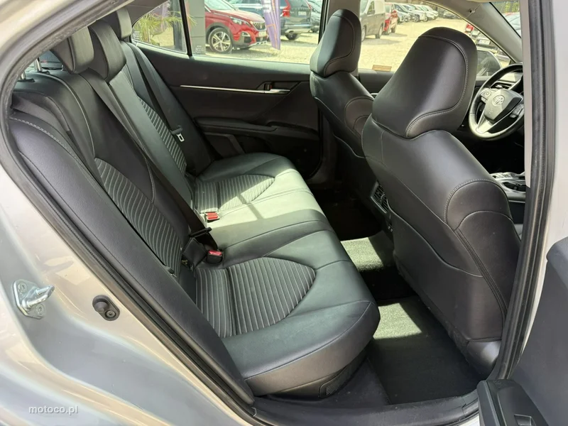 Toyota Camry XV70 9