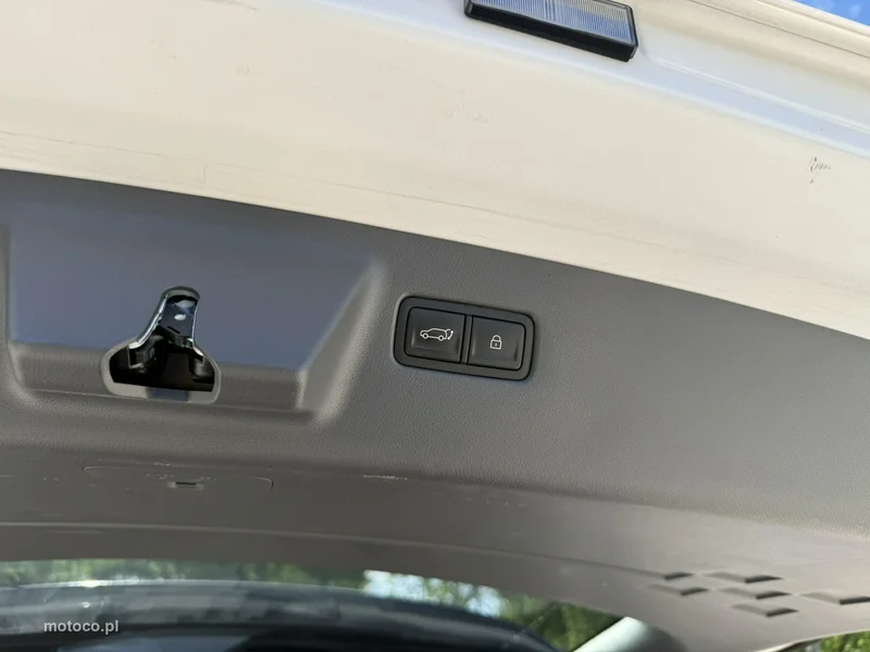 Hyundai SANTA FE 12