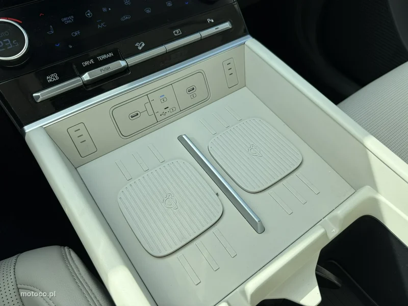 Hyundai SANTA FE 24