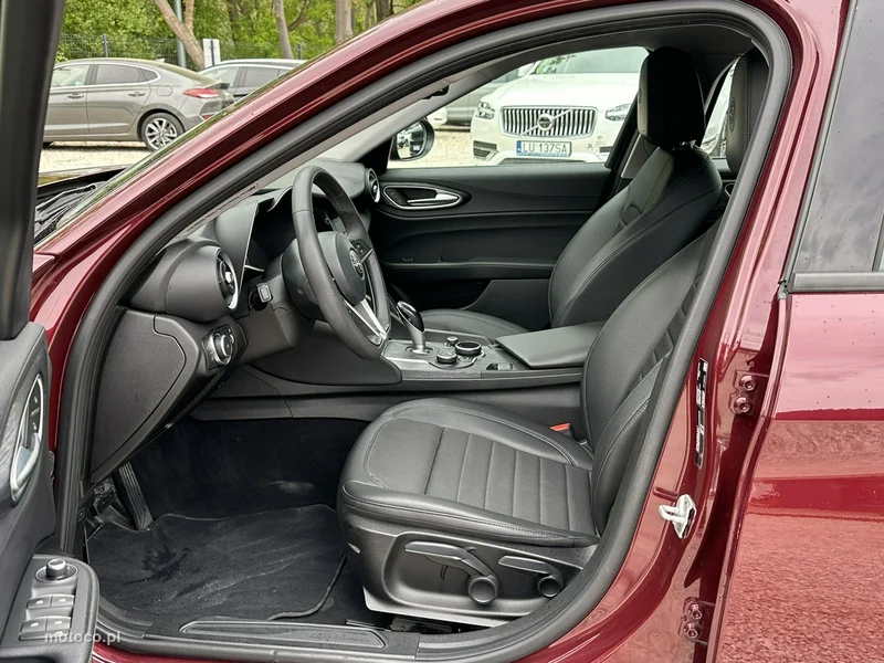 Alfa Romeo Giulia 11